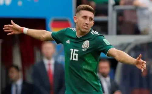 Héctor Herrera con la camiseta de la Selección de México