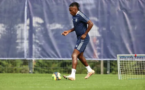Alberth Elis entrenando con el Girondins de Burdeos
