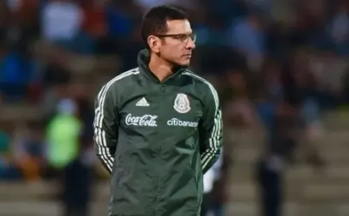 Jimmy Lozano dirigiendo a la Selección Olímíca de México