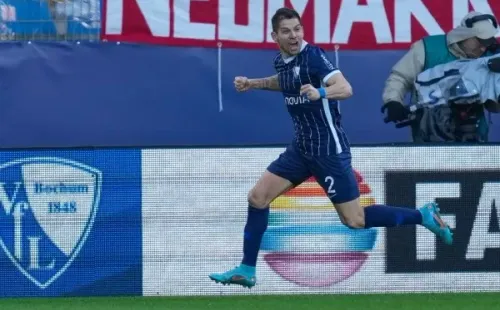 Cristian Gamboa celebrando su gol ante el Bayern de Múnich