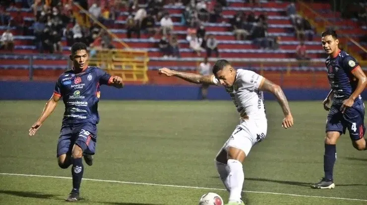 Herediano empató en su ida a San Carlos (CSH Oficial)