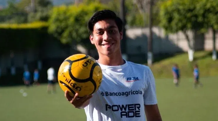 Eduardo Rivas se va a entrenar en Godoy Cruz de Argentina.