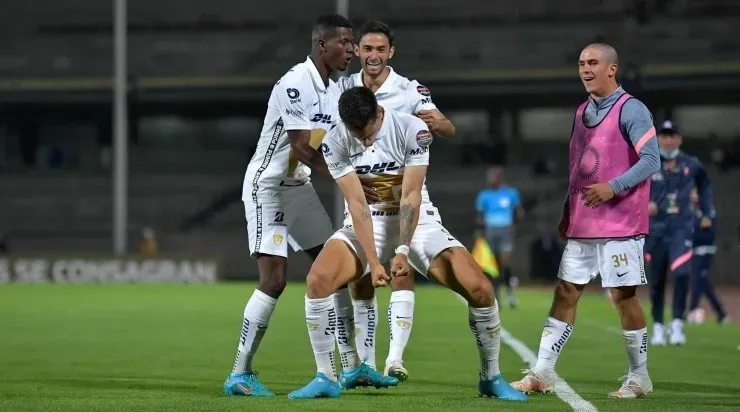 Pumas metió 3 goles en muy pocos minutos.