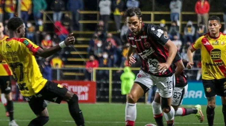 Bryan Ruiz hizo buen juego aunque sin sobresalir mucho (LDA Oficial)