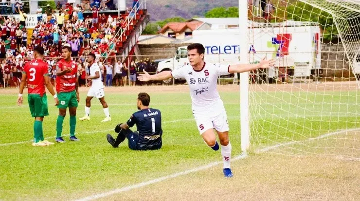 Francisco Rodríguez abrió la cuenta este domingo para los morados (Saprissa oficial)