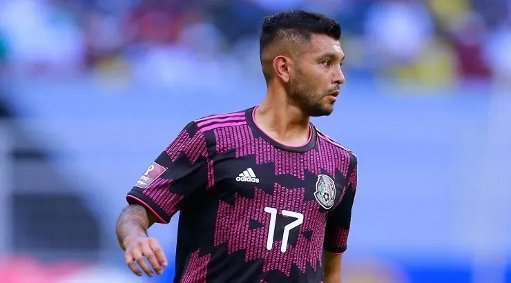 Corona llega con varios minutos en el Sevilla de España. (Getty Images)