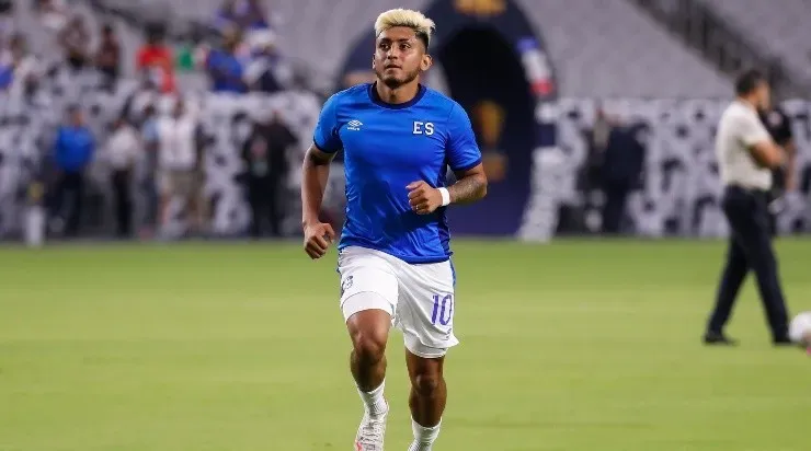 Amando Moreno tendrá para varios meses de recuperación. (Getty Images)