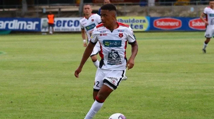 Lawrence podría debutar oficialmente en la Sele por Eliminatorias.