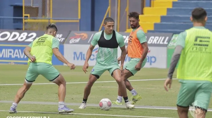 Cartaginés preparando su juego de esta noche ante Guadalupe (CSC Oficial)