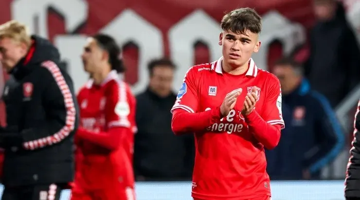 Manfred Ugalde cuenta cada vez con menos minutos en el Twente. (Getty Images)