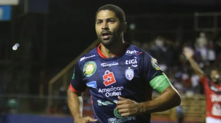 Álvaro Saborío, capitán y goleador de su club (ADSC Oficial)