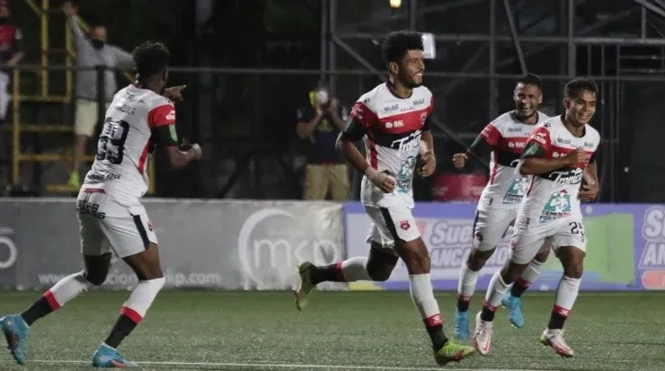 Johan Venegas anotó el primero de Alajuelense pero además fue su gol 100 en primera división (LDA Oficial)