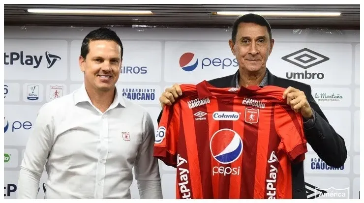 Presentación oficial de Alexánder Guimaraes como nuevo DT del América de Cali (América de Cali)