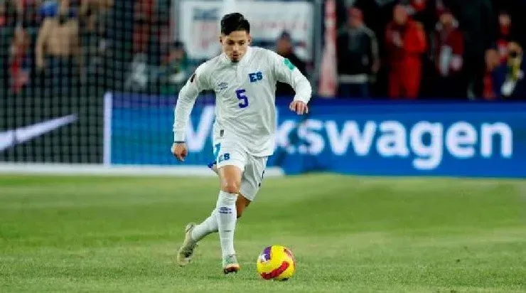 El lateral ya jugó con la Selecta en una amistoso ante Bolivia.