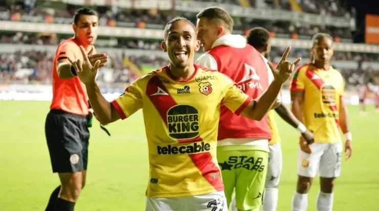 Kennedy Rocha, anotador del gol del triunfo de los florenses ante Saprissa (CSH Oficial)