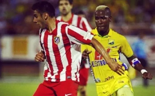 Alejandro Vélez enfrentando al Atlético de Madrid