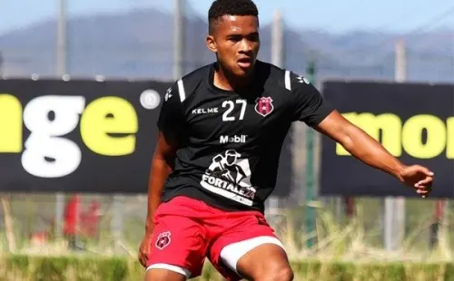 Ian Lawrence con Alajuelense (Foto: Fútbol Consultants)