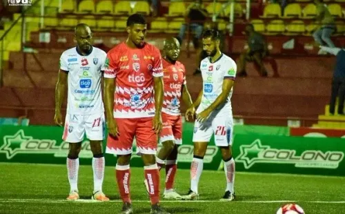Jossimar Mendez con Santos de Guapiles (Foto: Santos)