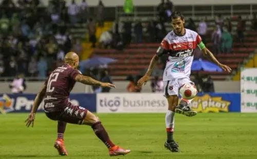 Bryan Ruiz analizó lo que le sucede a Alajuelense ante Saprissa y Herediano.