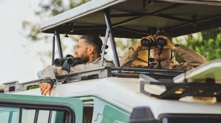 Ramos y Navas observando animales en Ruanda (PSG)