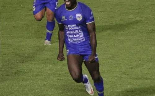 Eliser Quiñones, delantero de Sololá (Foto: La Red)