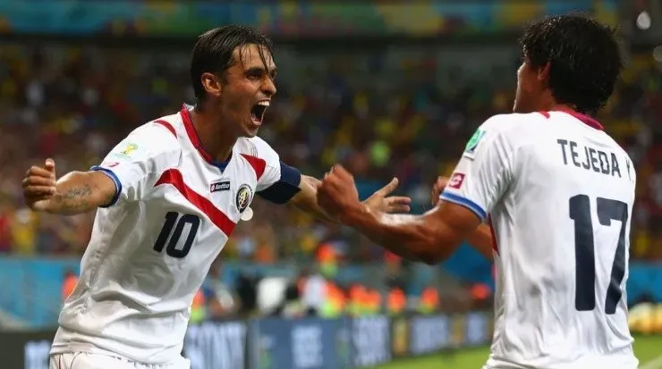 Bryan Ruiz celebrando a lo grande con Yeltsin Tejeda (Bryan Ruiz, Facebook)