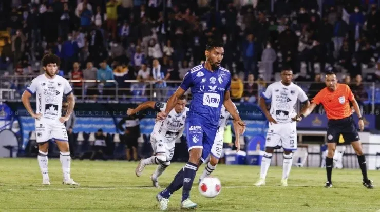 Con Marcel Hernández como referente, Cartaginés está a punto de sellar su clasificación a segunda fase (CSC)
