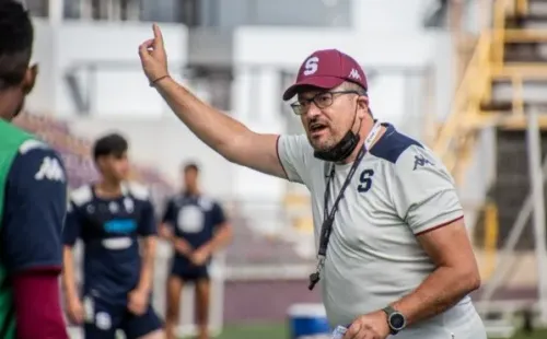 Alonso contó los problemas en algunos entrenamientos.