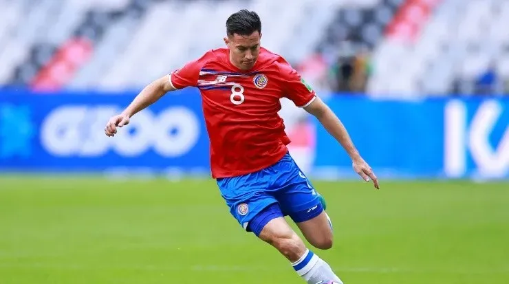 Bryan Oviedo, pieza clave en La Sele (Getty)