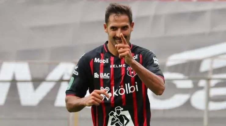 Borges no juega con Alajuelense desde hace un mes por una lesión en su rodilla (Alajuelense)
