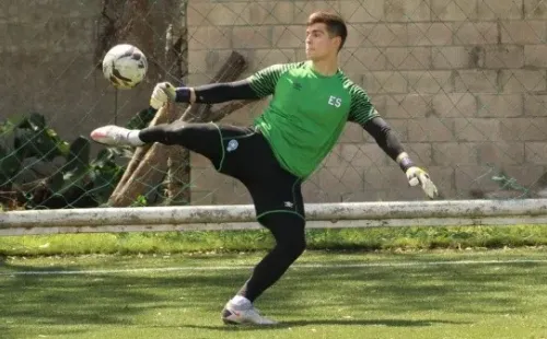 Tomás Romero con la Selección de El Salvador (Foto: Fesfut)
