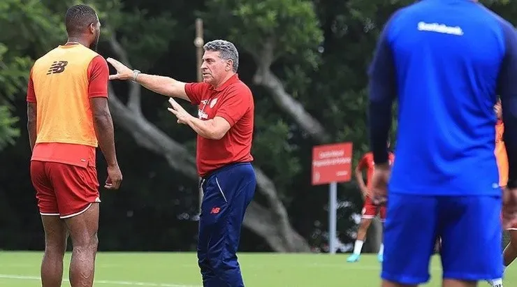 Luis Fernando Suárez se siente cómodo dirigiendo a Costa Rica.