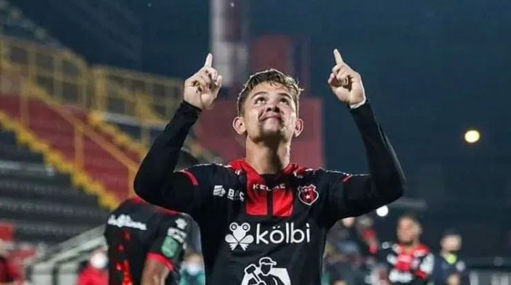 Aguilera es ficha de Alajuelense (LDA)