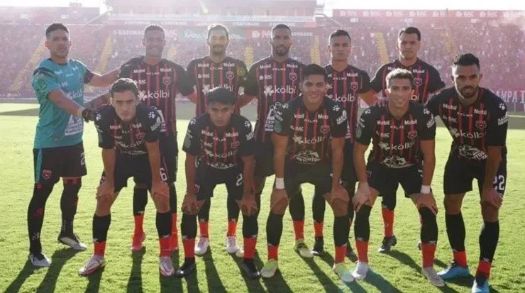 Hernández en la formación estelar de Alajuelense (LDA)
