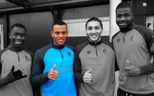 Thomas hizo las inferiores en el Paris FC.