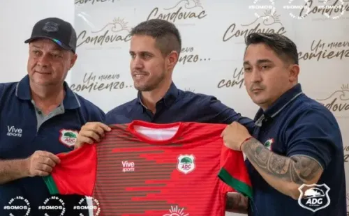 Juan Vita en su presentación como nuevo DT de Guanacasteca (Foto: Prensa Guanacasteca)