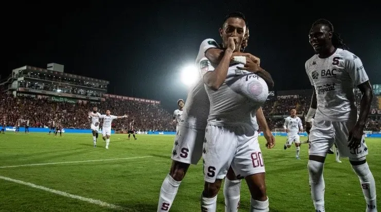Jimmy Marín, anotador del gol morado (Saprissaa)