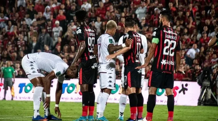 El clásico se jugó con todo (Saprissa)