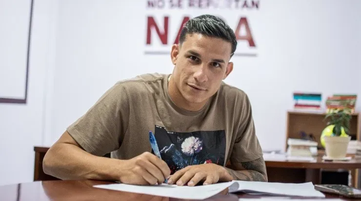 Luis Paradela firmó contrato hasta 2025 con el Saprissa (Saprissa)