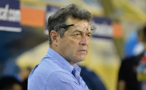 Hugo Pérez es el actual entrenador de El Salvador.
