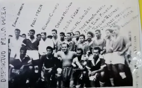 Don Maco Gómez, en su etapa como futbolista, junto a Fello Meza (FCA)