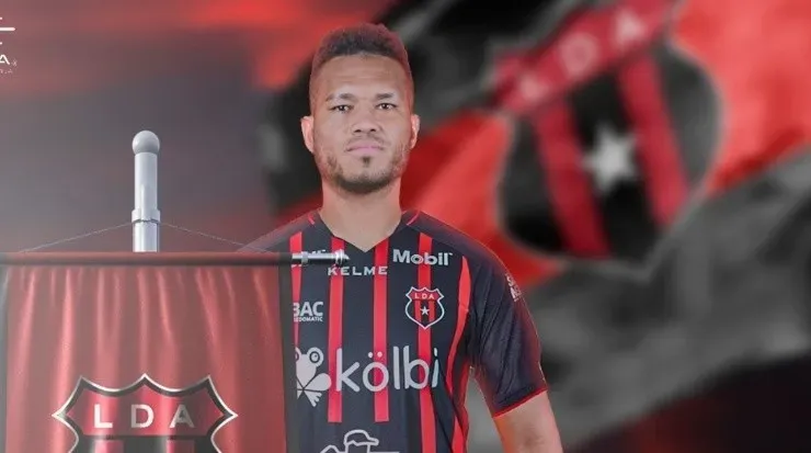 Rolando Blackburn espera el pase internacional para debutar con Alajuelense (Rolando Blackburn, Facebook)