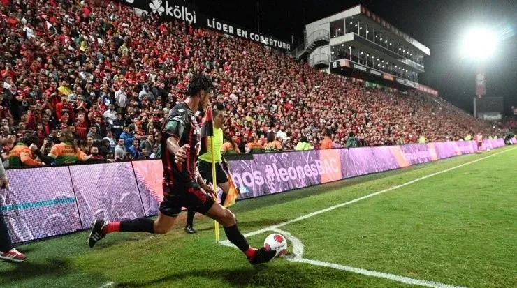 La afición de Alajuelense no pudo celebrar el campeonato con su equipo (LDA)