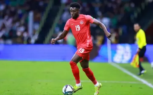 Alphonso Davies con la Selección de Canadá