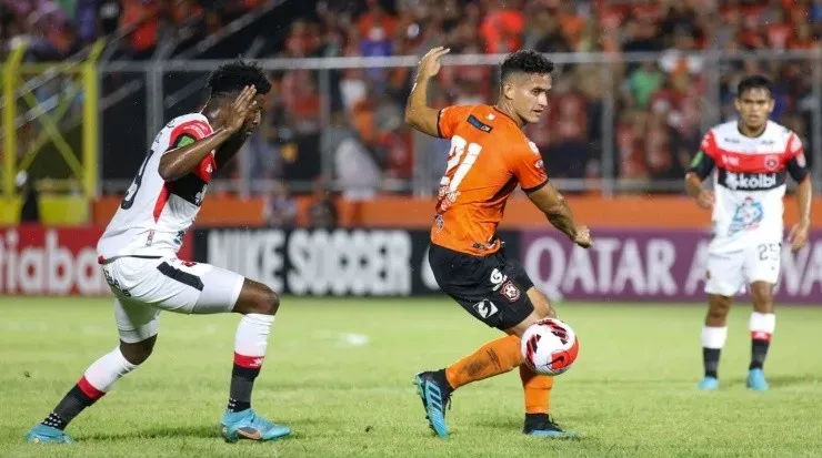 Ticos y salvadoreños se repartieron un punto tras un complicado empate en suelo cuscatleco (CD Águila)