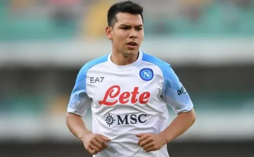 Hirving Lozano con la camiseta del Napoli / Getty