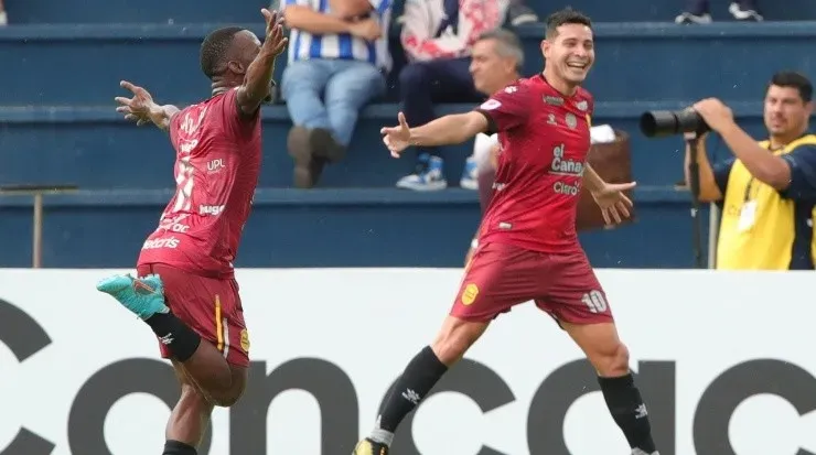 Los hondureños celebraron en casa brumosa esta tarde y avanzan a la siguiente fase (Concacaf)
