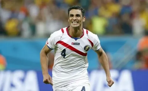 Jugó en Comunicaciones y disputó los Mundiales de 2006 y 2014