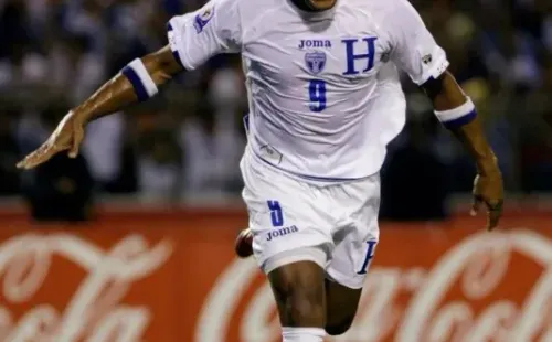 Jugó en Comunicaciones y jugó el Mundial de 2010 con Honduras