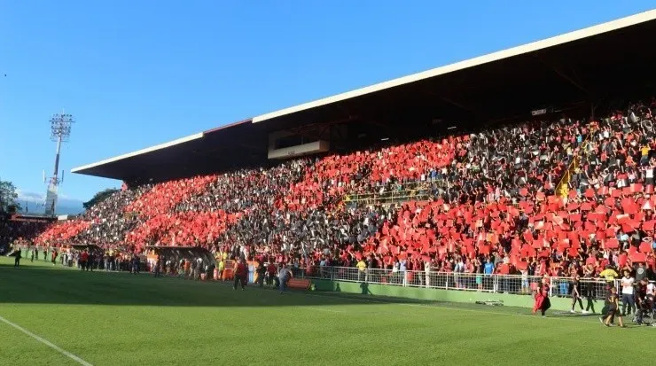 La “Catedral del fútbol” albergará el clásico nacional (LDA)